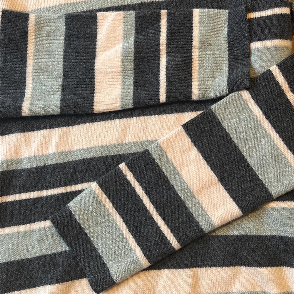 Banana Republic Gray and Pink Striped Merino Wool Turtle Neck Sweater Size M - Picture 10 of 15